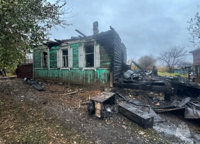 Четыре человека стали жертвами пожара в частном доме в Амурской области