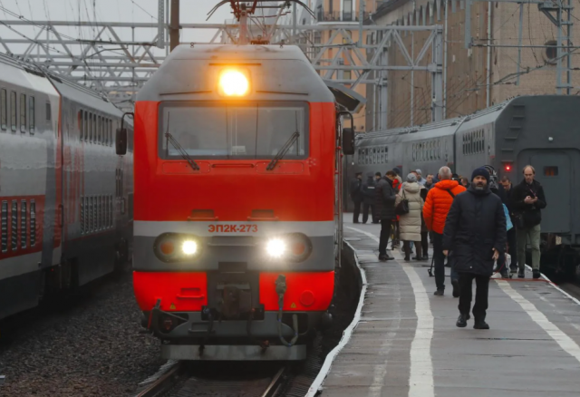 Оператор железнодорожных перевозок сообщил о задержке пяти поездов из Крыма