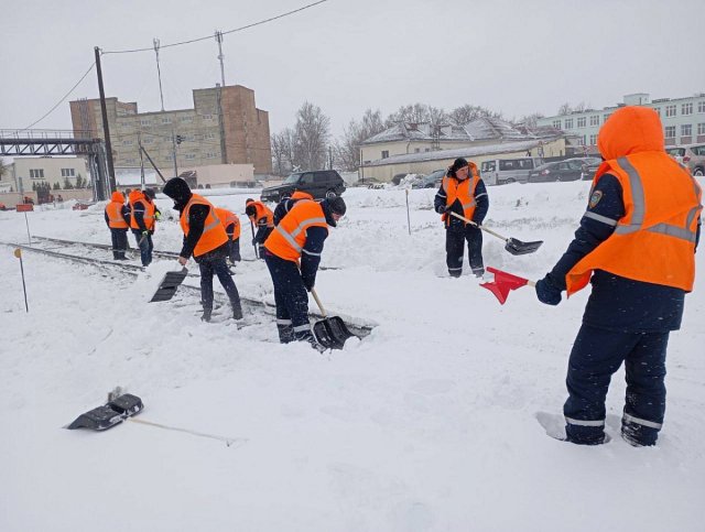 Сбои в работе ЖД в Белоруссии произошли из-за обрушившегося снегопада