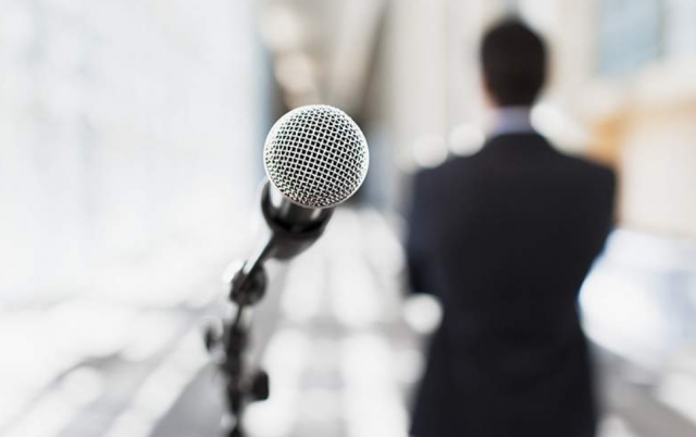 В Китае сотрудника уволили за отказ выступить на корпоративе, суд признал увольнение незаконным