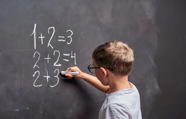 Ямбург заявил, что запрет ГДЗ не решит проблему списывания и снижения мотивации