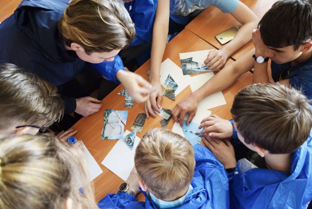 В Красноярском крае для учителей проведут вебинары по выявлению деструктивного поведения подростков