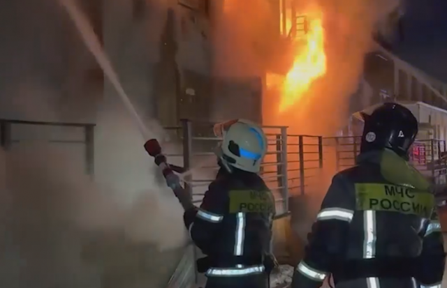 Пожар в иркутском парк-отеле полностью потушен