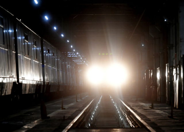 В московском метро задержали мужчину, спрыгнувшего на пути