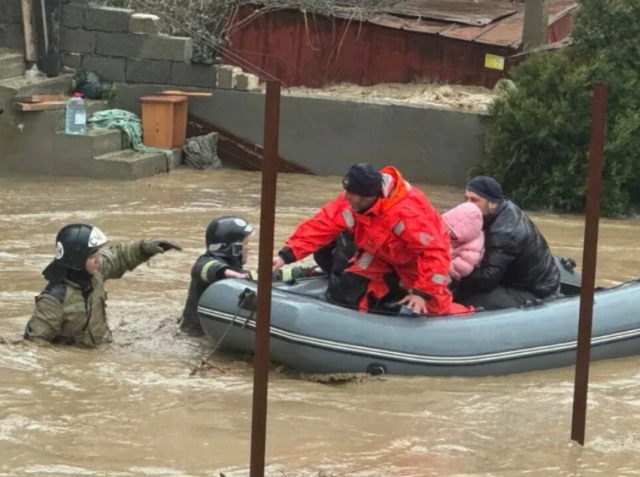 В Махачкале из-за сильных дождей подтоплены около 20 жилых домов