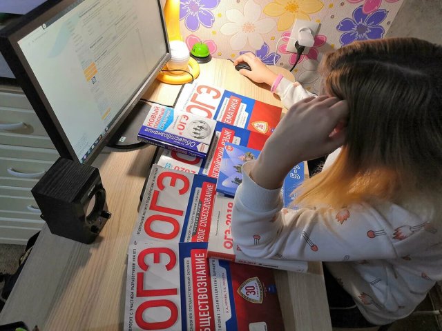 Психолог объяснила, как гиперопека родителей усиливает стресс у подростков перед экзаменами