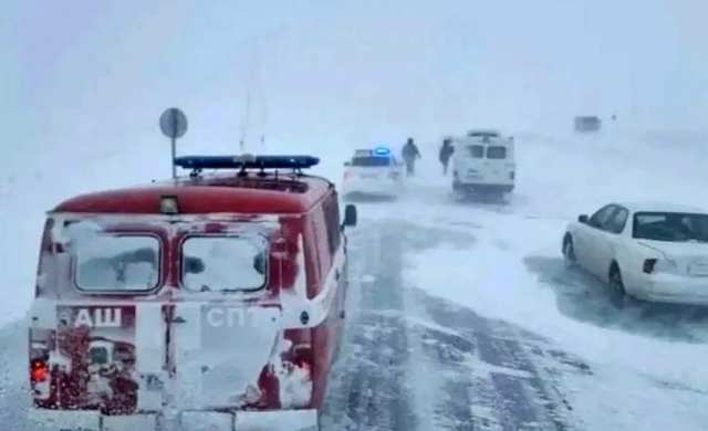 В Забайкальском крае из-за снегопада введён режим ЧС на федеральной трассе