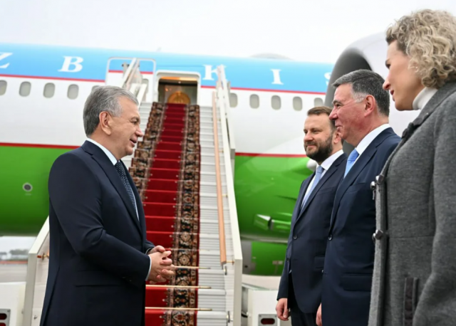 Президент Узбекистана прибыл в Москву для участия в мероприятиях ко Дню Победы