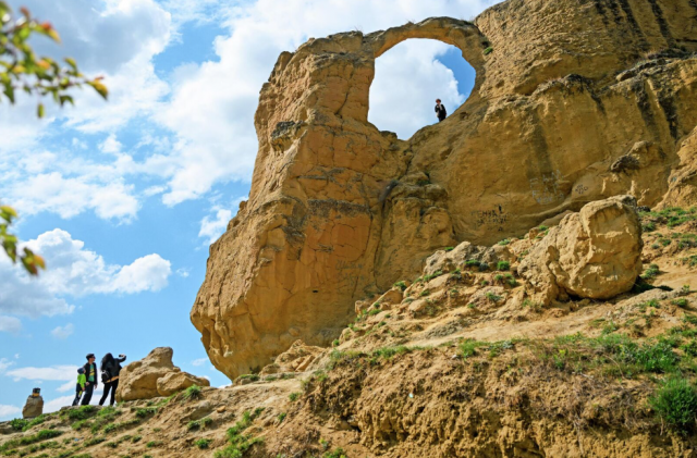 В Кисловодске каменная глыба сорвалась с горы Кольцо и едва не привела к трагедии