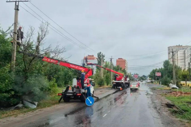 Более ста населенных пунктов Ростовской области остались без света после непогоды