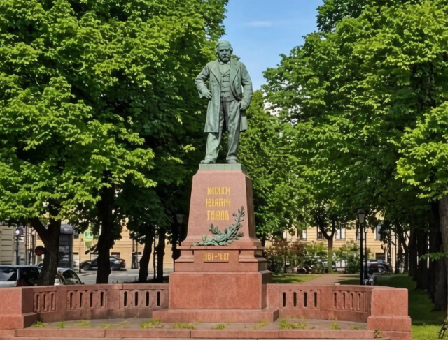 В Петербурге начнут реставрацию памятника композитору Михаилу Глинке