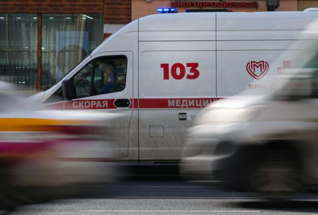 В парке на западеф Москвы сообщили о падении людей с трибуны
