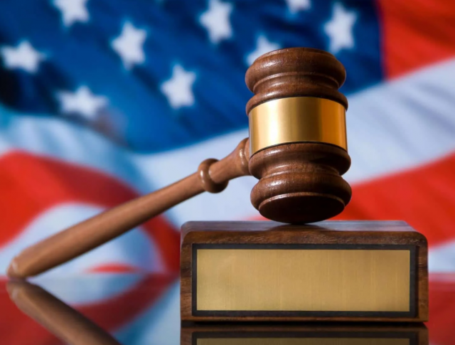 В США 76-летнюю женщину подозревают в убийстве бывшего мужа и его возлюбленной